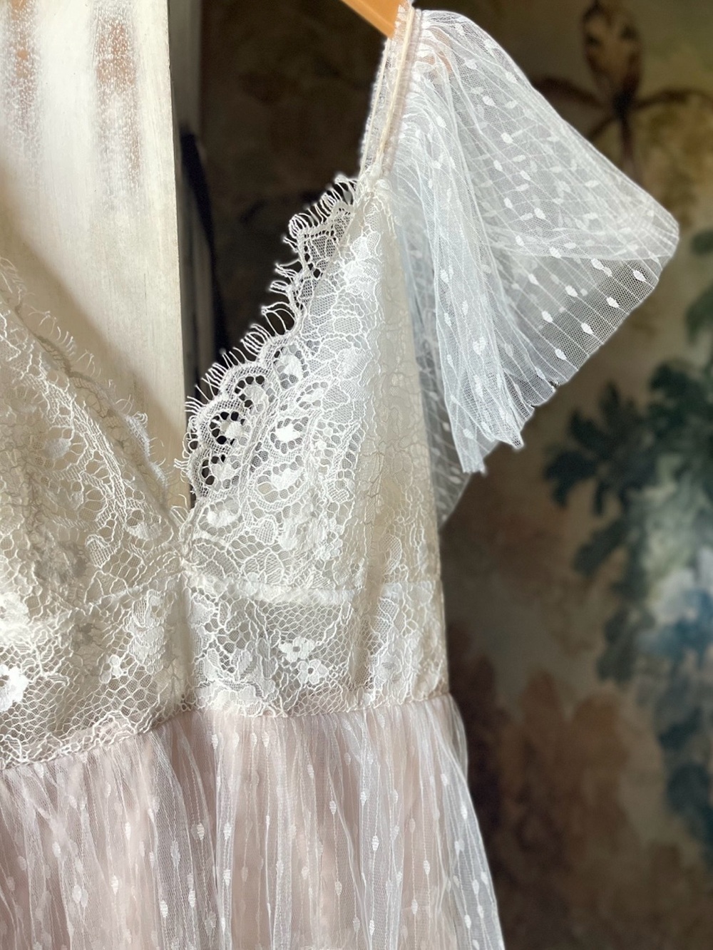 Watters Tiered Lace & Swiss Dot Wedding Dress, Custom Tulle Flutter Sleeves, 8 - Picture 5 of 15